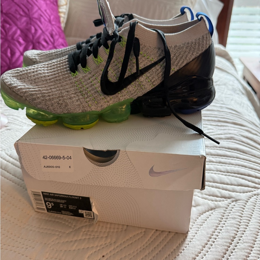 Nike Air VaporMax Flyknit 3 - Grey with Green & Black Accents